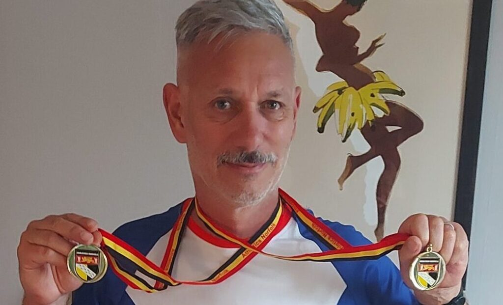 mark with medal